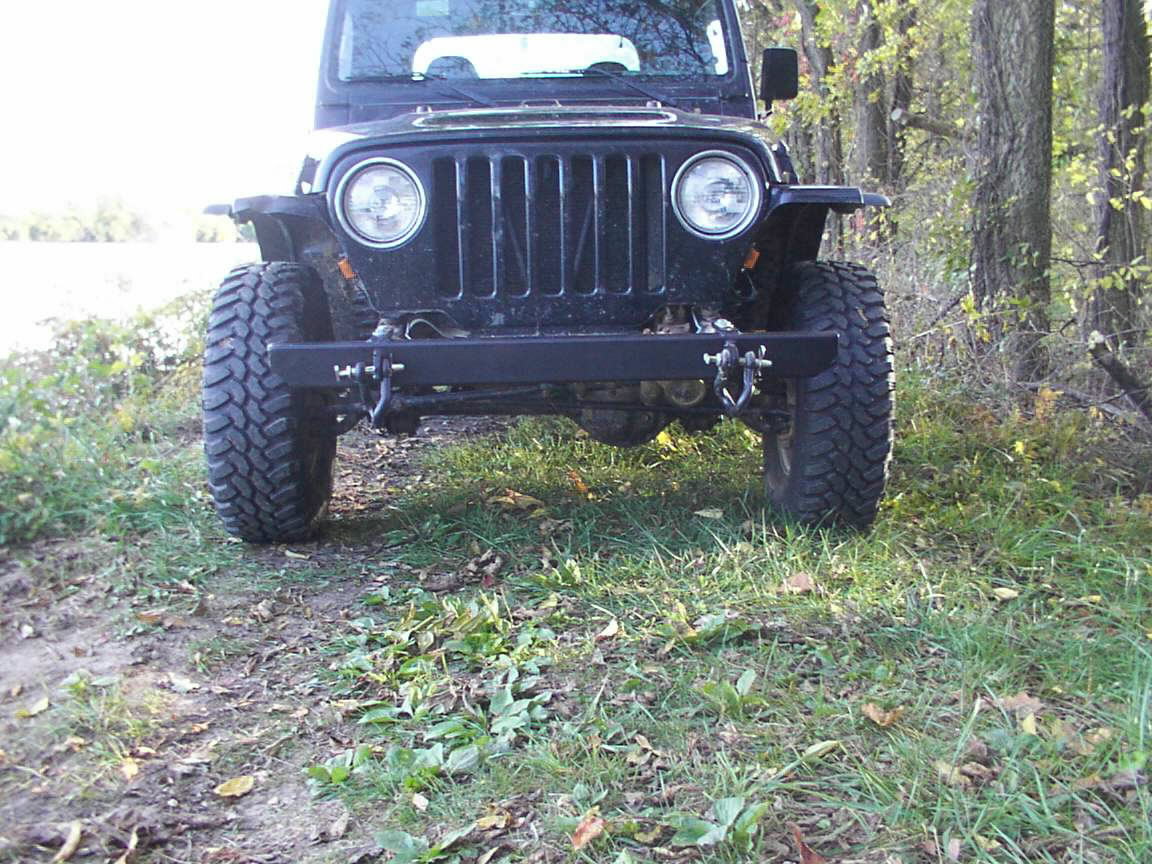 jeep-front-grass.jpg